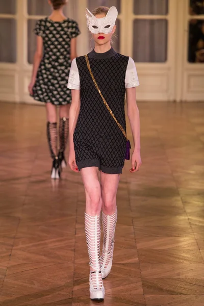 Look 24